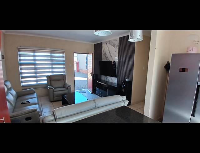3 BEDROOM TOWNHOUSE FOR SALE IN MARELDEN